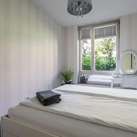 Domillion 1bdr Quiet W Parking & Greenery B9c1